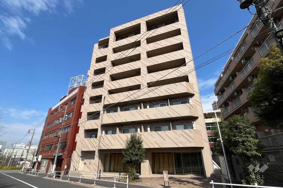 プレミアムキューブジー北新宿の外観（南東側から）