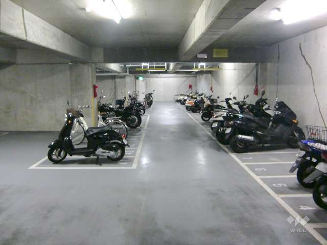 屋内にあるバイク置き場