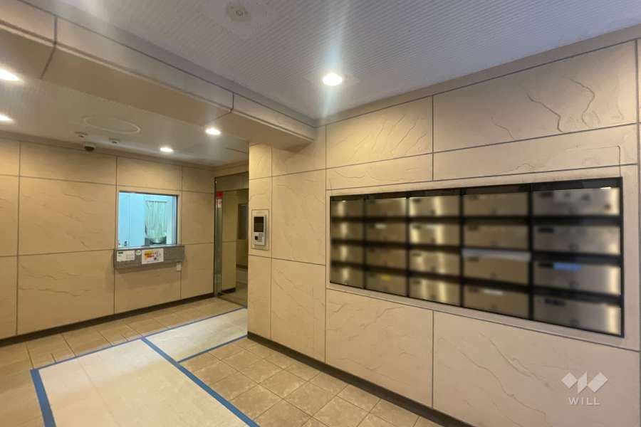 エントランスはオートロック付きです。