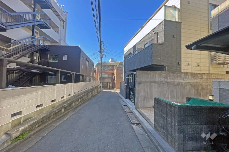 敷地南側の通路（西側から）