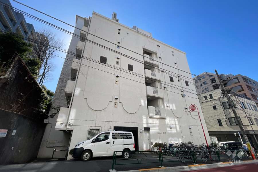 ヴェラハイツ新宿の外観（北東側から）