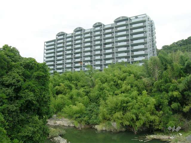 移瀬ガーデンハイツの外観（南側から）