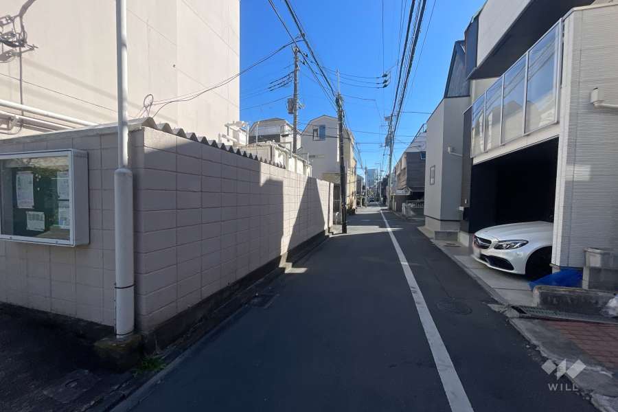 敷地南西側の前面道路
