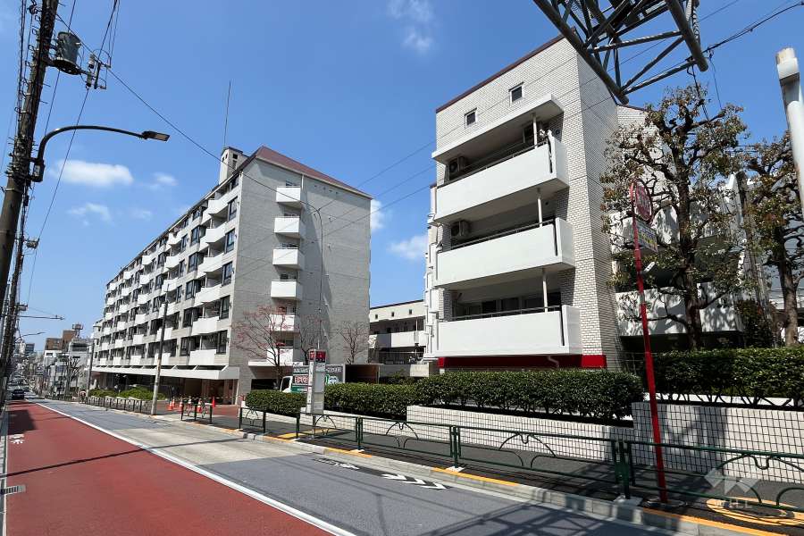 北新宿パークハイツの外観（南東側から）