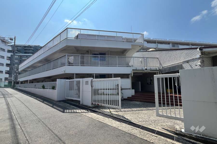 北新宿パークハイツの外観（北東から）