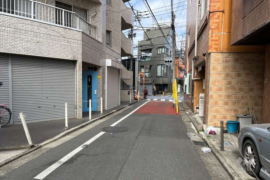 敷地北東側の前面道路