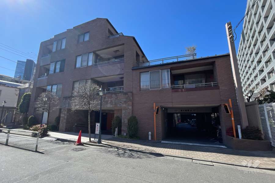 クレッセント新宿柏木の外観（北東側から）