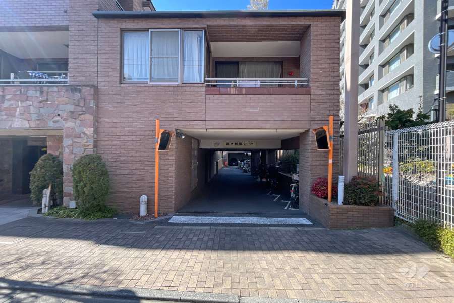 駐車場の出入り口