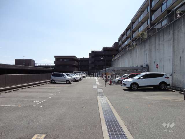 敷地内駐車場（屋外平面式）