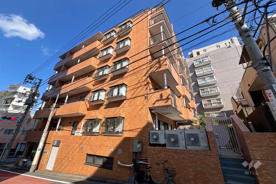 ライオンズマンション矢来町の外観（西側から）