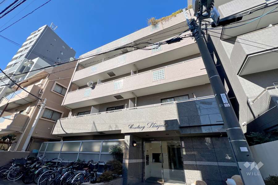 センチュリー新宿の外観（東側から）