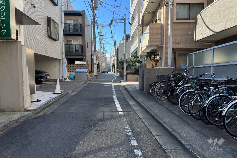 敷地南東側の前面道路