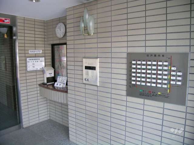 オートロック付きのエントランスホール