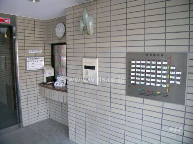 オートロック付きのエントランスホール