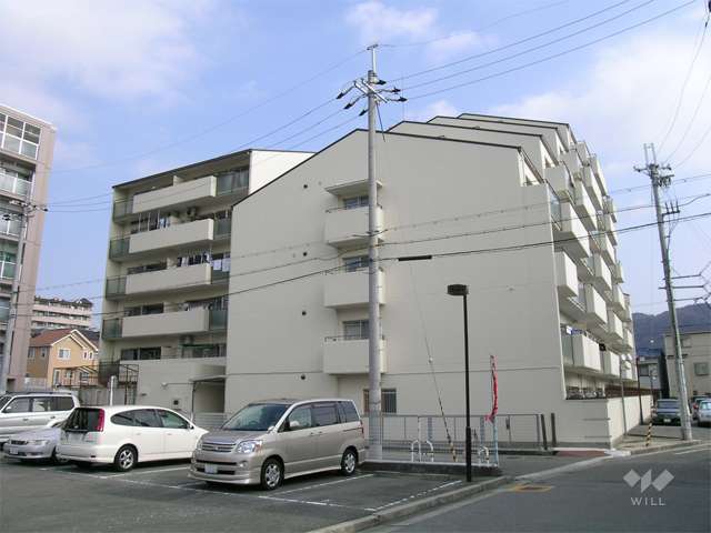 イスズハイツベル川西丸の内の外観（南西側から）