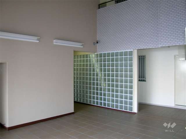 吹き抜けのエントランスホール