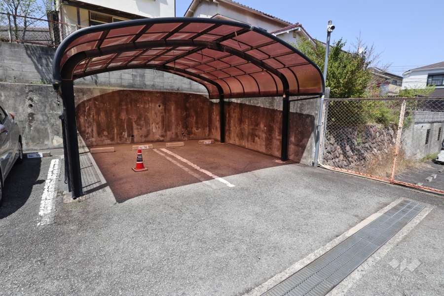 敷地内駐車場(平面式屋根有り区画)