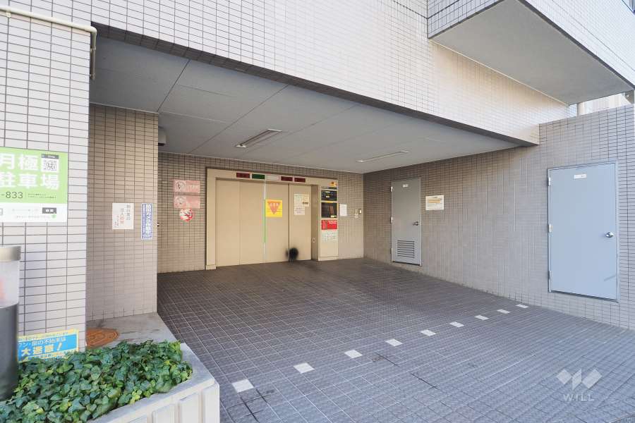 駐車場の出入り口