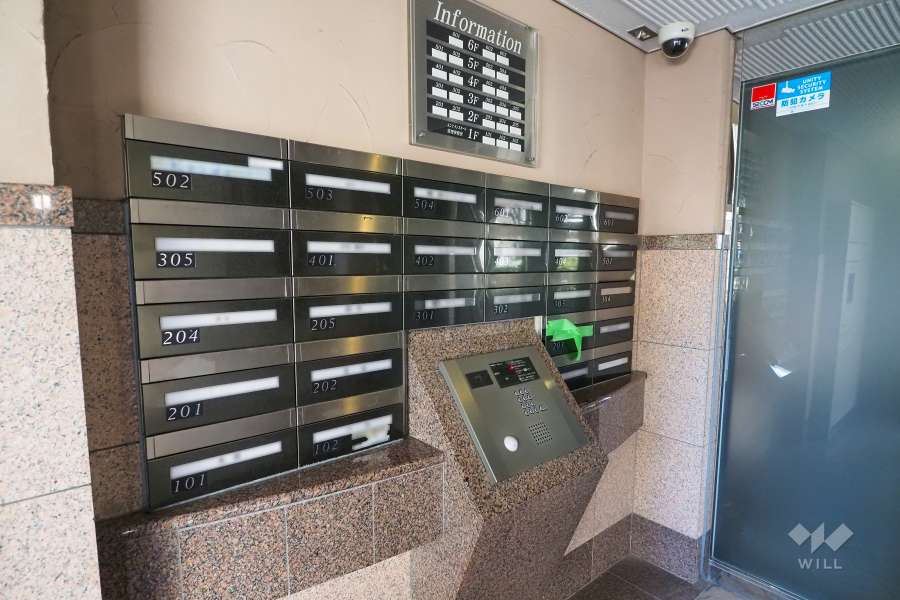 エントランスのオートロックと共用ポスト