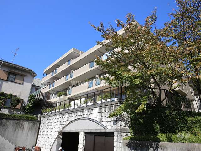 サンクタス川西向陽台の外観（南東側から）