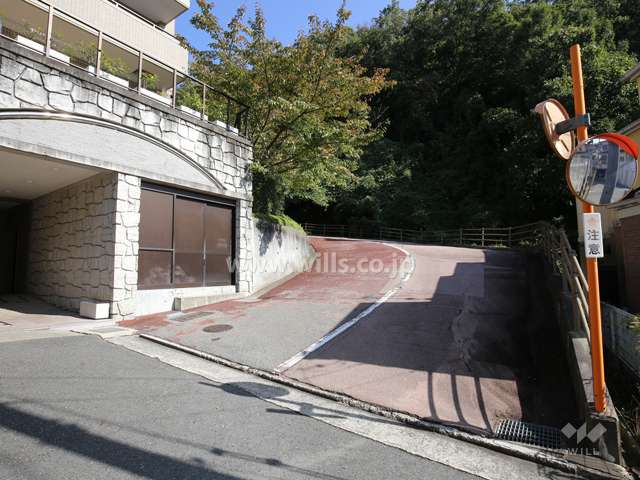 駐車場の出入り口