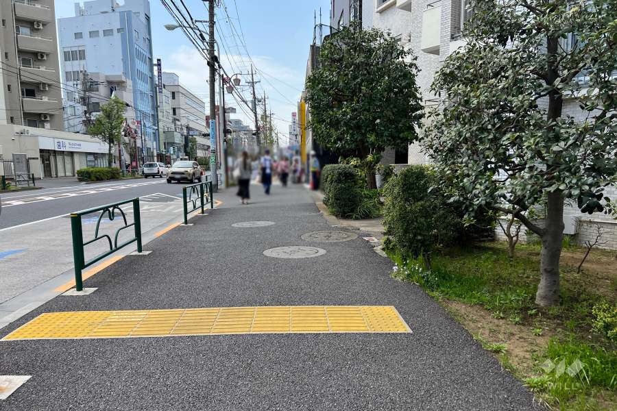敷地南西側の前面道路
