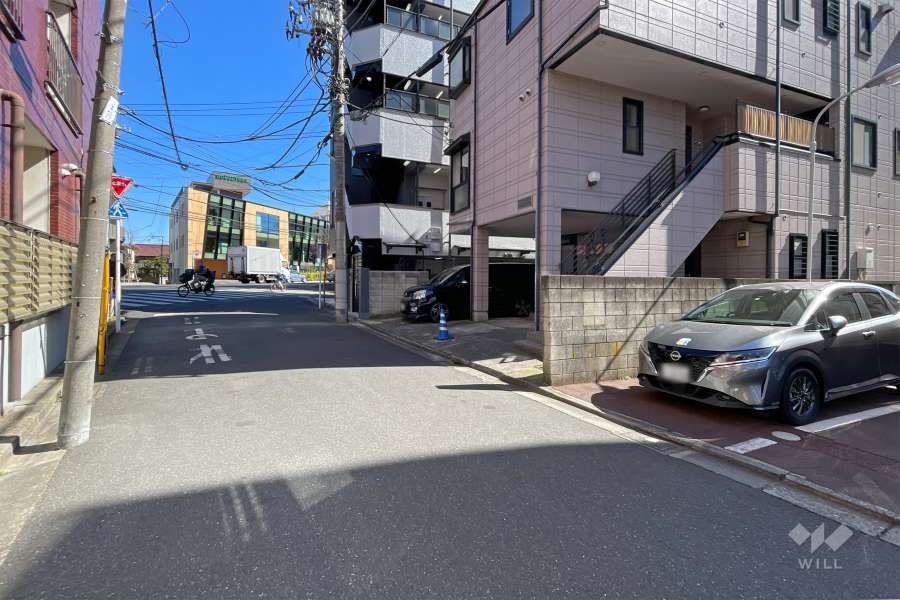 敷地北側の前面道路　