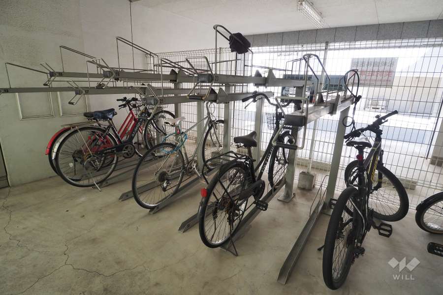 屋内に設けられた駐輪場