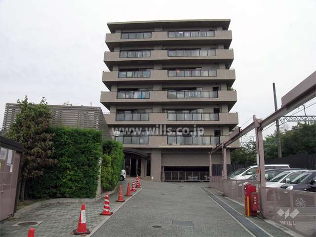 ジオ川西多田の外観（南から）