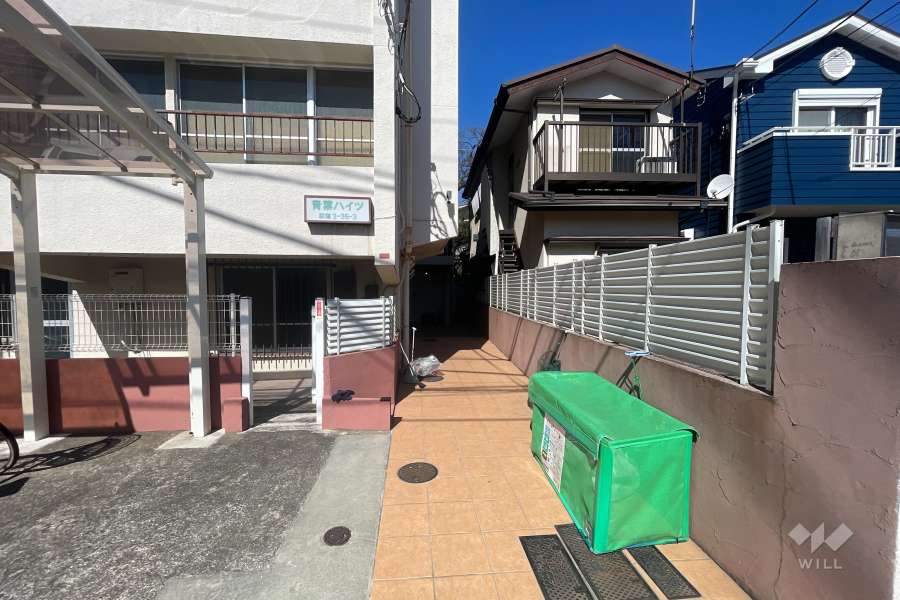 敷地入り口
