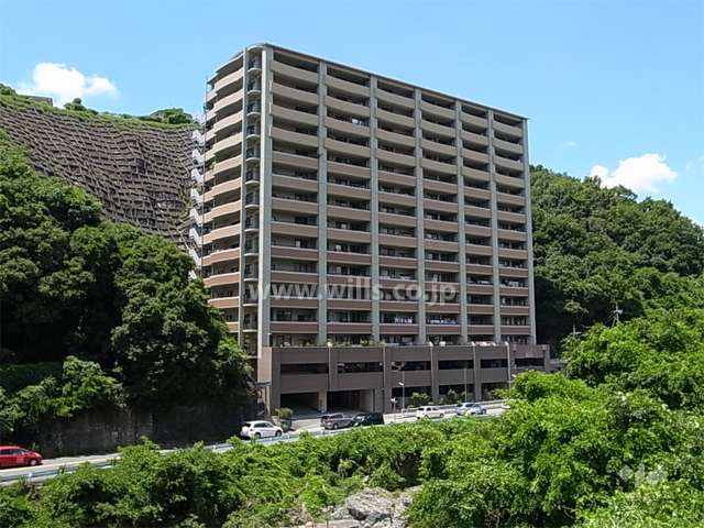 アズレ川西の外観（南東側から）
