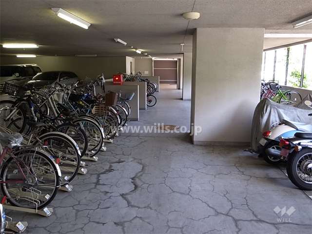 建物1階にある駐輪場