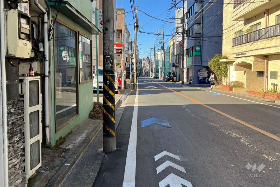 敷地北西側の前面道路