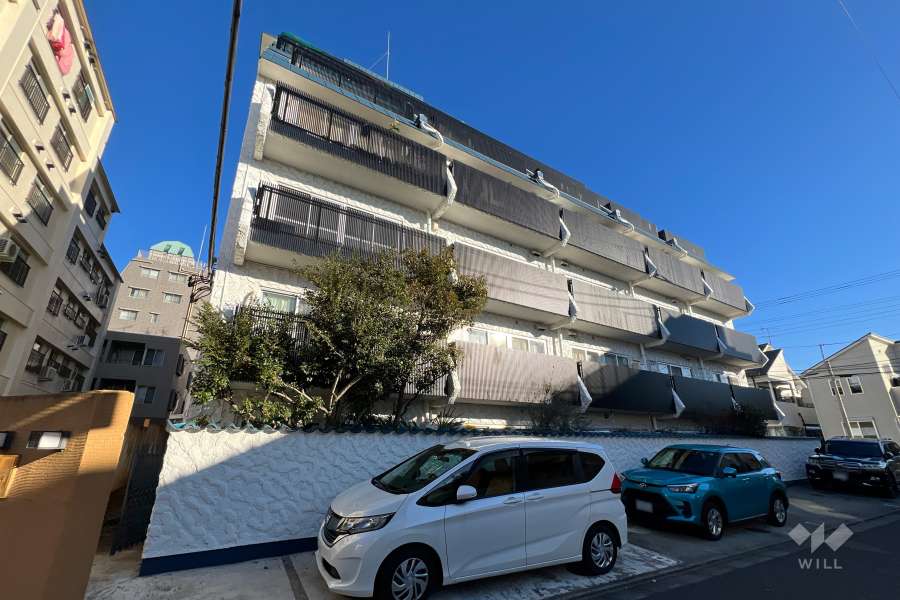 秀和東荻窪レジデンスの外観（南西側から）