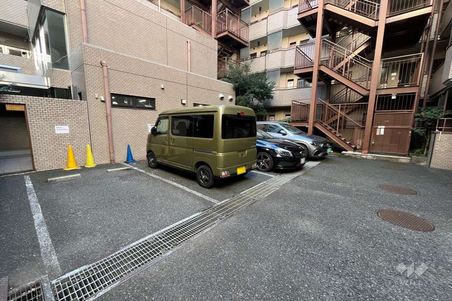 敷地内駐車場（屋外平面式）