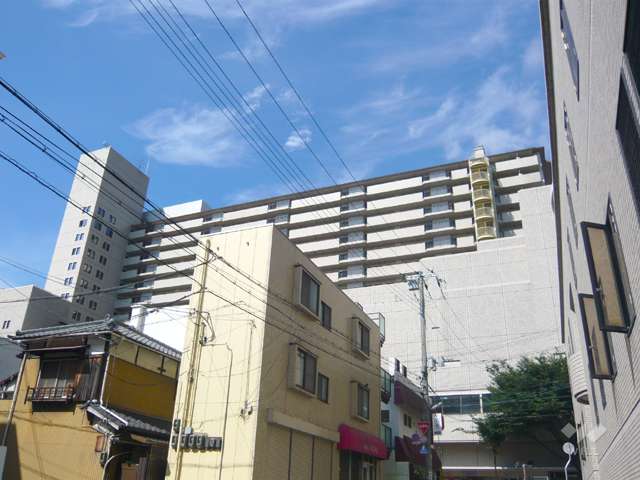 アピア1（シティライフ逆瀬川1）の外観（東側から）