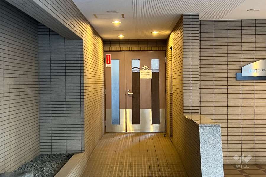 駐輪場の出入口