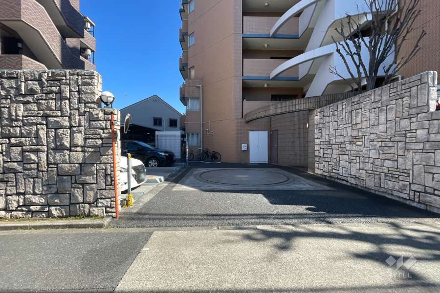 駐車場の出入り口