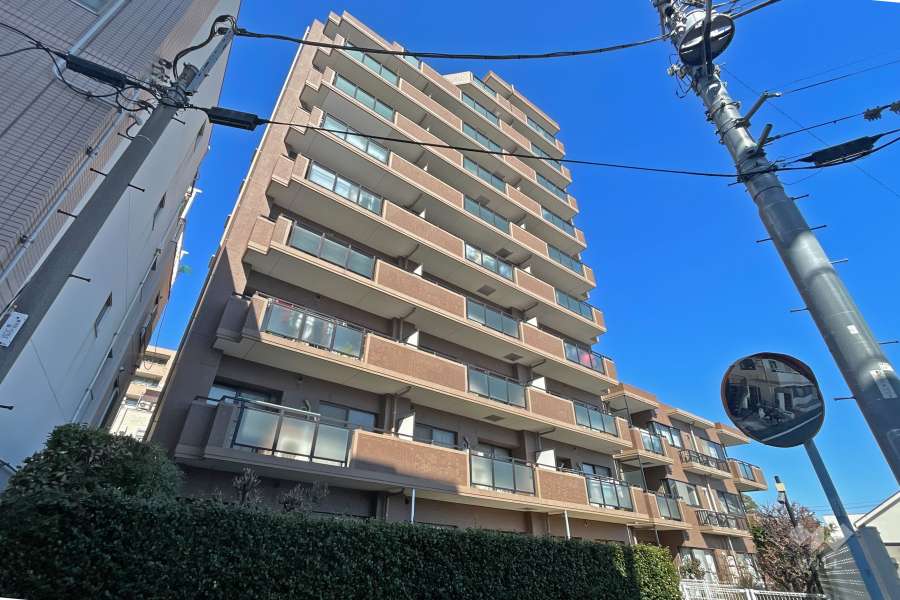ファミール荻窪の外観（南西側から）