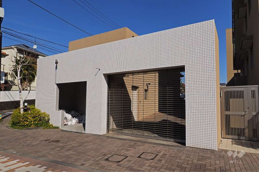 駐車場の出入り口（リングシャッター付き）