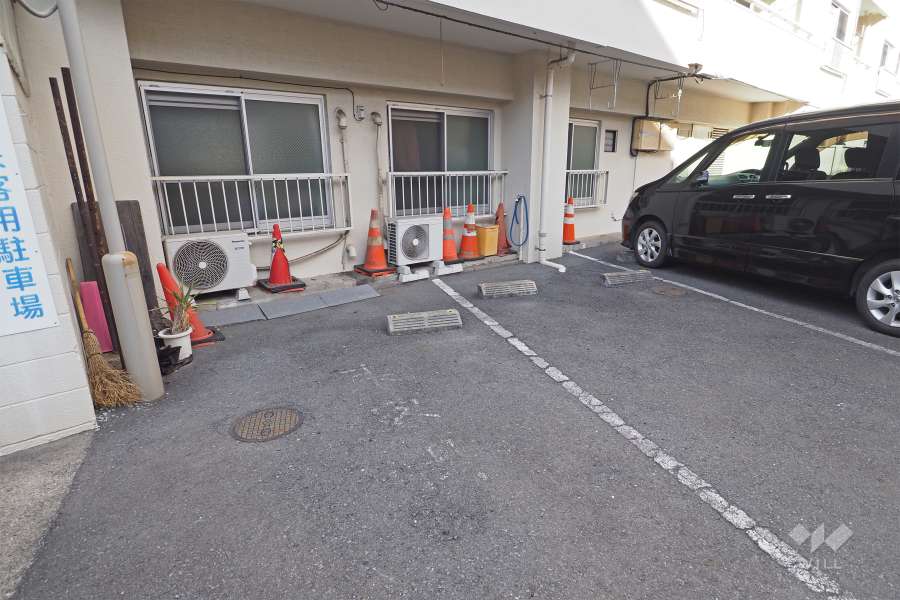 敷地内駐車場（屋外平面式）