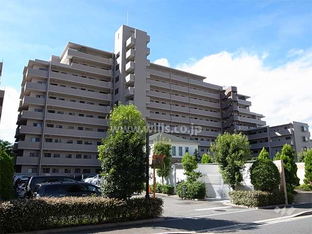 パーク・クレスト川西多田の外観（北側から）