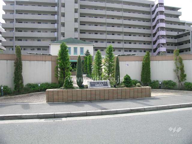 エントランスアプローチ（敷地北側）