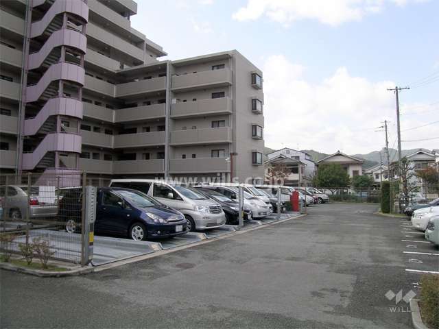 敷地内駐車場（平面式と機械式とがあります。）