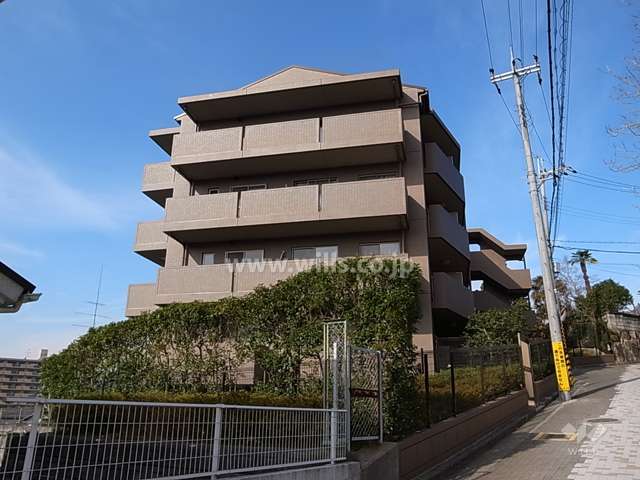 東急ドエルアルス川西多田アンシェールの外観（南側から）