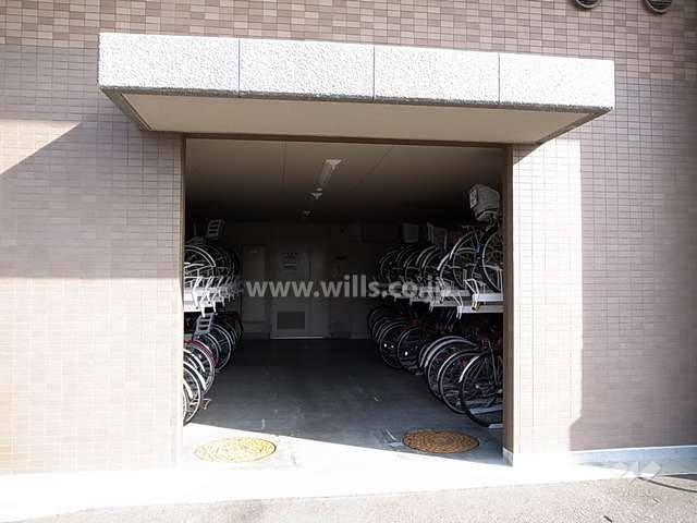 エントランス横にある駐輪場（屋内）
