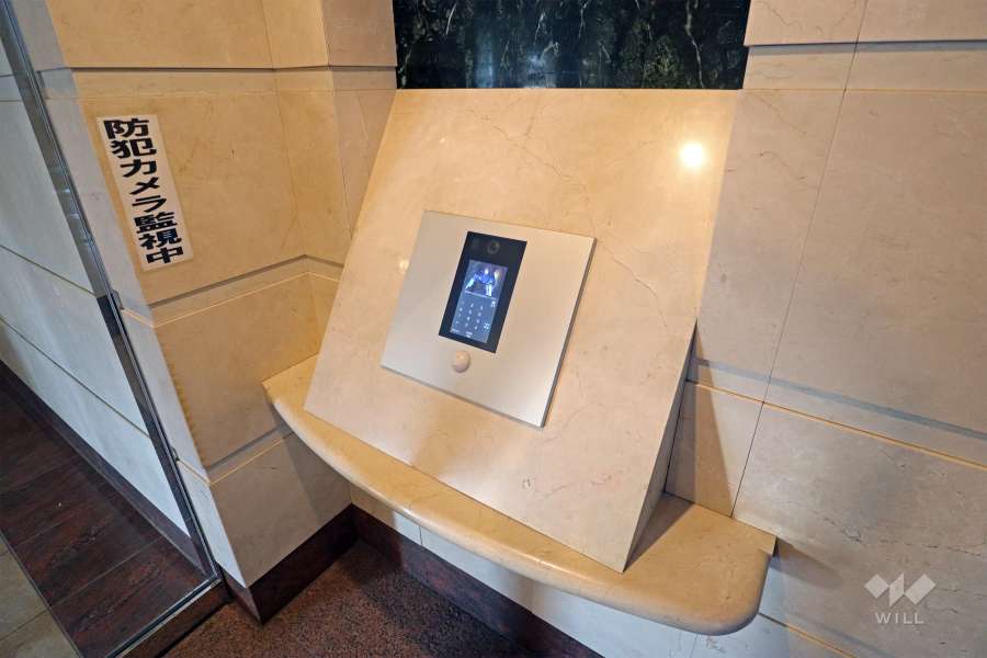 エントランスはオートロック付きです。