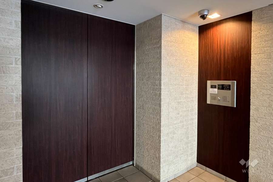 エントランスはオートロック付きです。