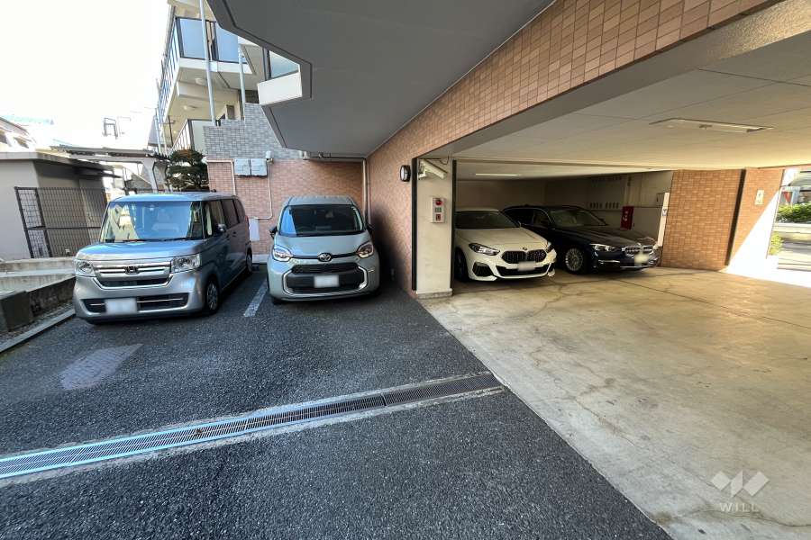 敷地内駐車場（屋外平面式・屋内平面式）