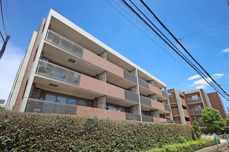 パークハウス上北沢スクエアテラスの外観（西側から）